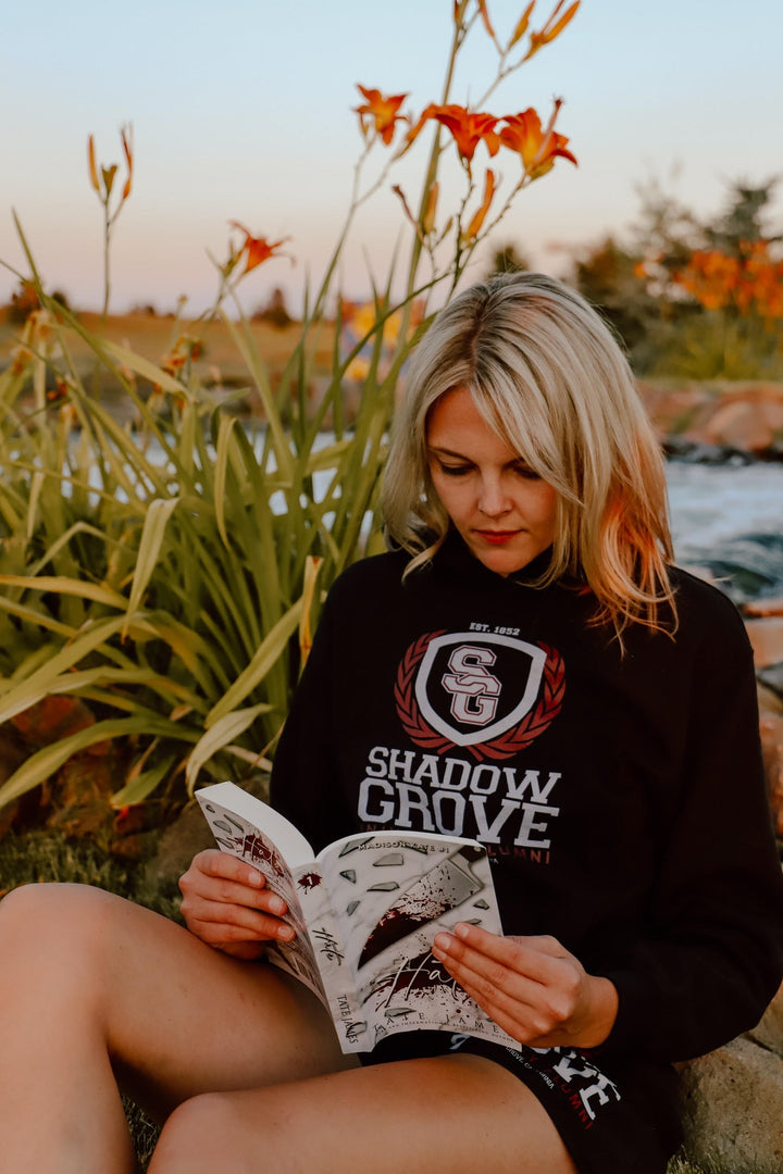 Tate James- Universidad Shadow Grove Sudadera con capucha unisex